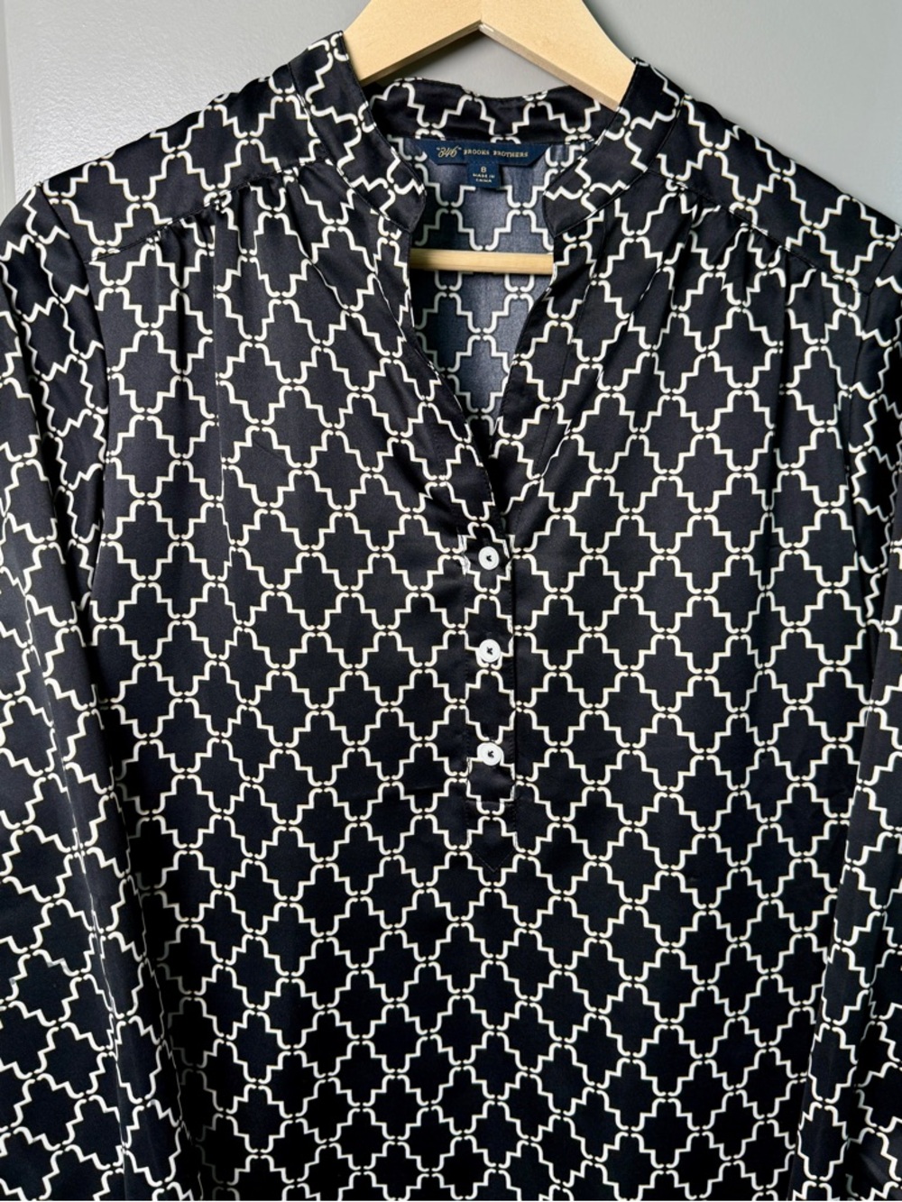 Brooks Brothers “346” Satin Geo Print Blouse Preppy | Black & White | Size 8 - Picture 2 of 7